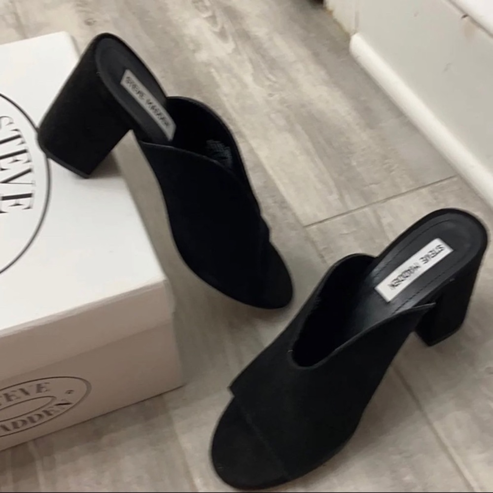 NWT Steve Madden Cut Out Mules